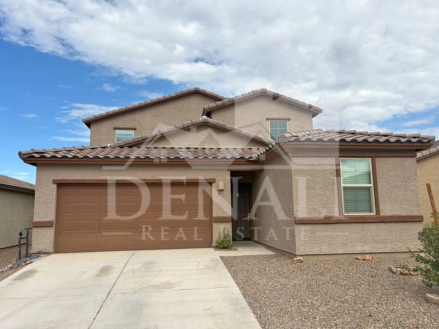 4 bed, 2.0 bath, 2208 sqft, $2,095 — Photo 1