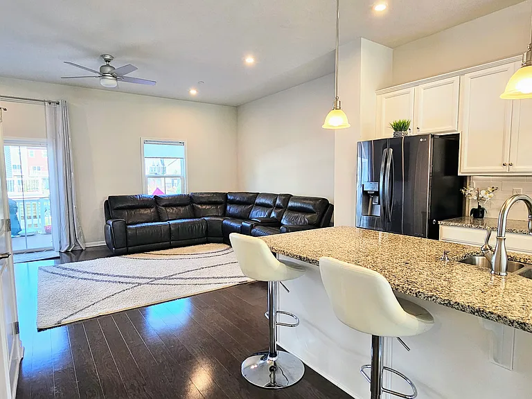 1019 Mohawk Ln — Photo 7