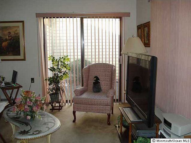 2nd image of 619 Sherwood Court #A