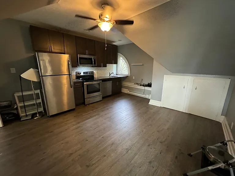 175 Roberts Ave #5 — Photo 2
