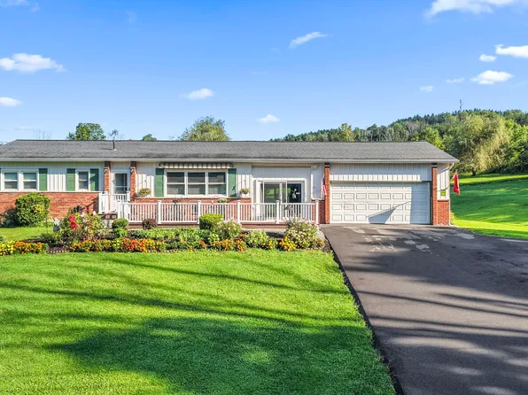 21 Edwards Rd, Binghamton, NY 13904