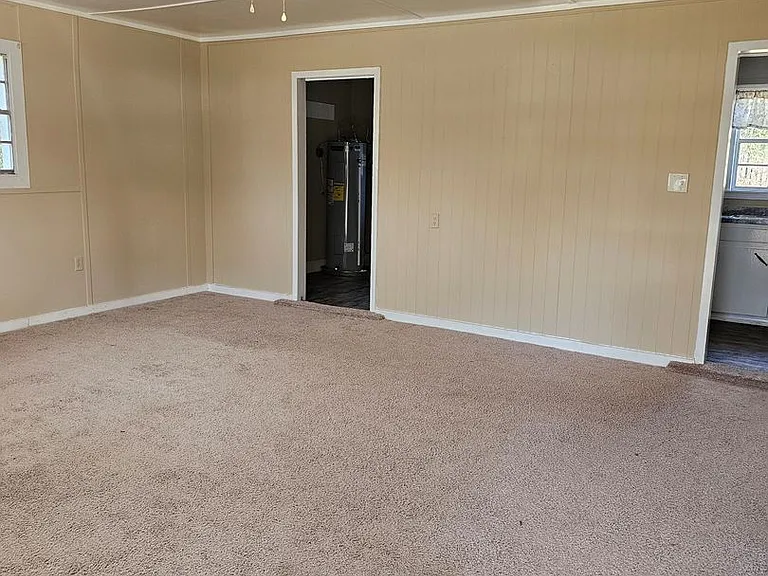 8984 Westwood Dr — Photo 4