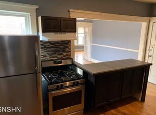 827 W Windlake Ave, Milwaukee, WI 53204