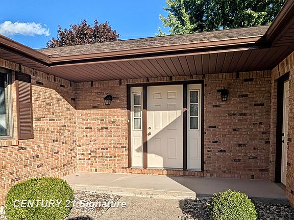 2nd image of 692 Pilgrim Dr E