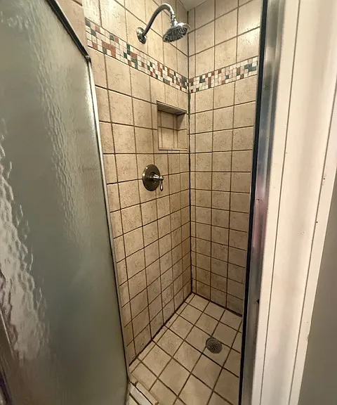 2702 Crawford Rd — Photo 18