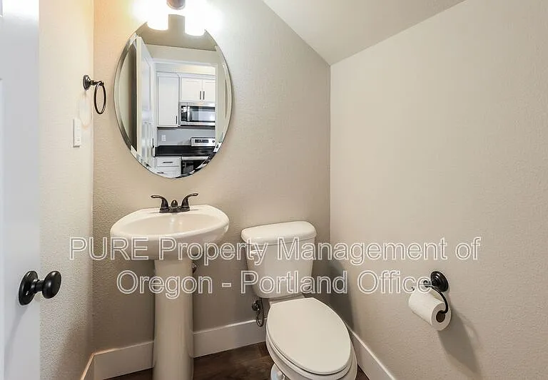 1801 NE Robert Rd — Photo 16