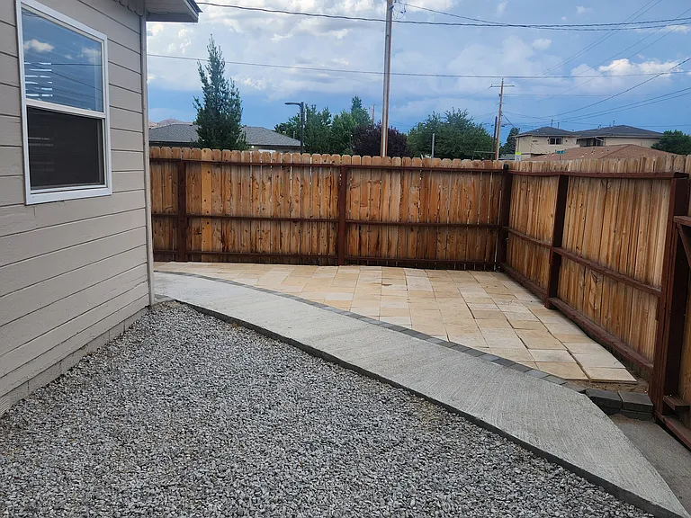 459 Field St — Photo 3