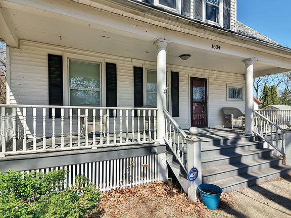 2nd image of 1634 Camp Ave