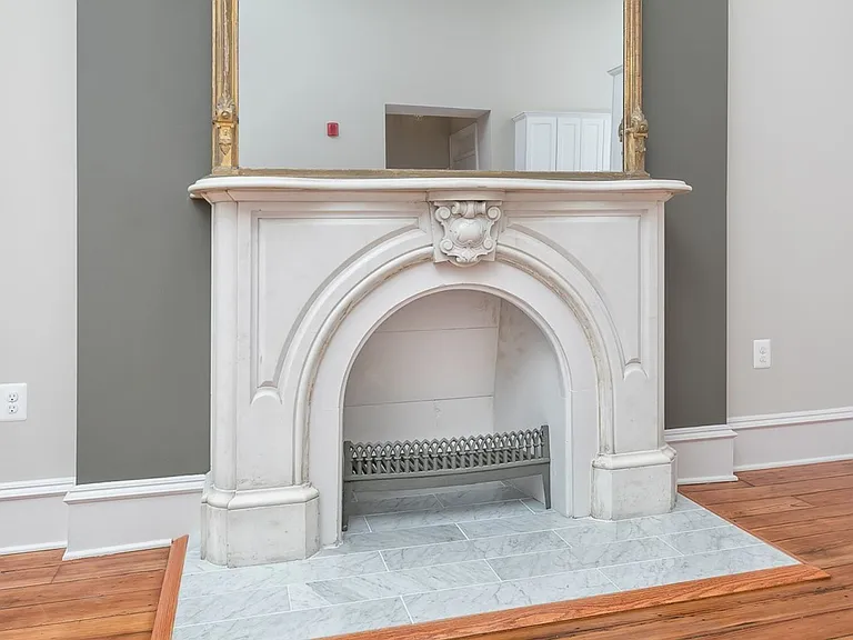 814 Cathedral St — Photo 31