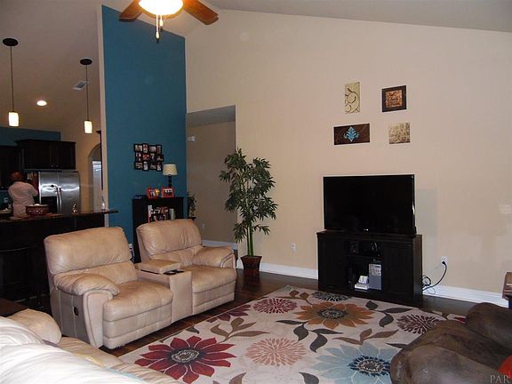 4th image of 6104 Marie Dr