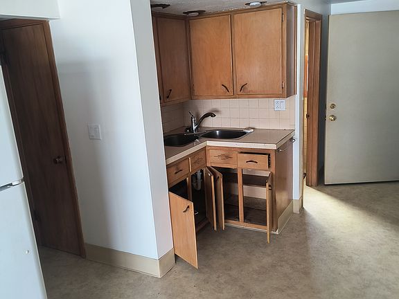 3rd image of 6459 Lake Ave #2