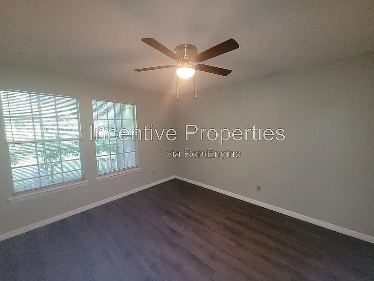 5956 Westgate Dr #102 — Photo 28