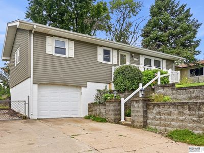 8715 Parker St, Omaha, NE, 68114