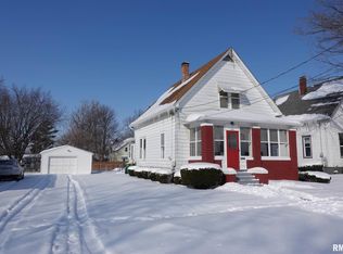 1098 S Pearl St, Galesburg, IL 61401