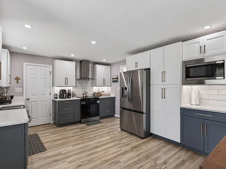 403 Holloway Dr — Photo 14