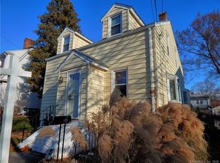 31 Sumac St, West Haven, CT 06516
