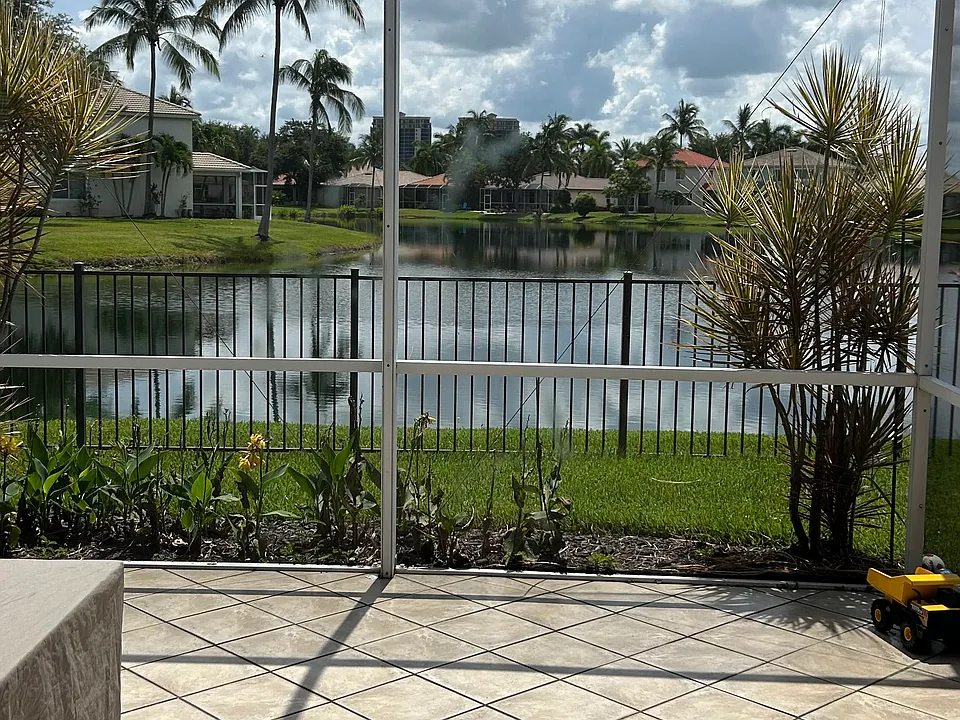 14354 Reflection Lakes Dr