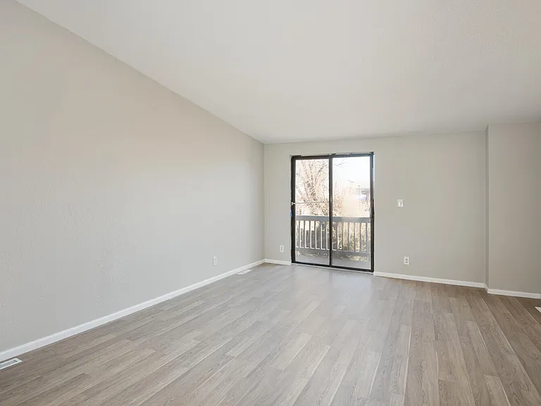 6252 Pontiac St — Photo 15