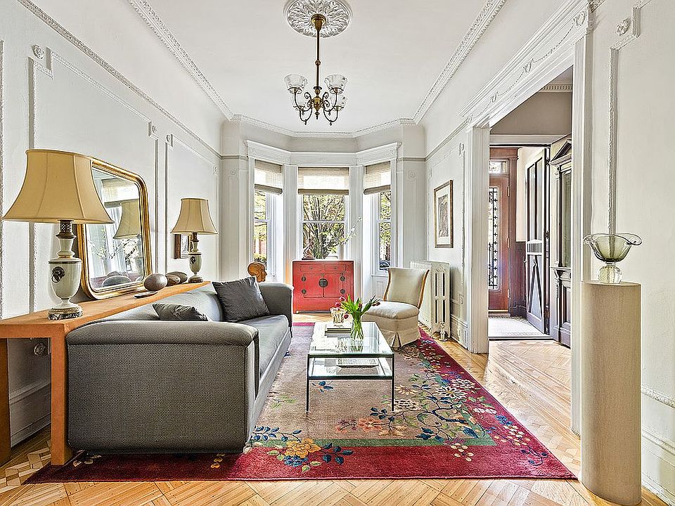 1st image of 34 Midwood St