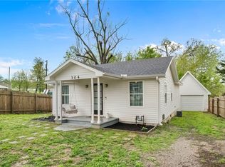 304 Cedar St, Anderson, MO 64831