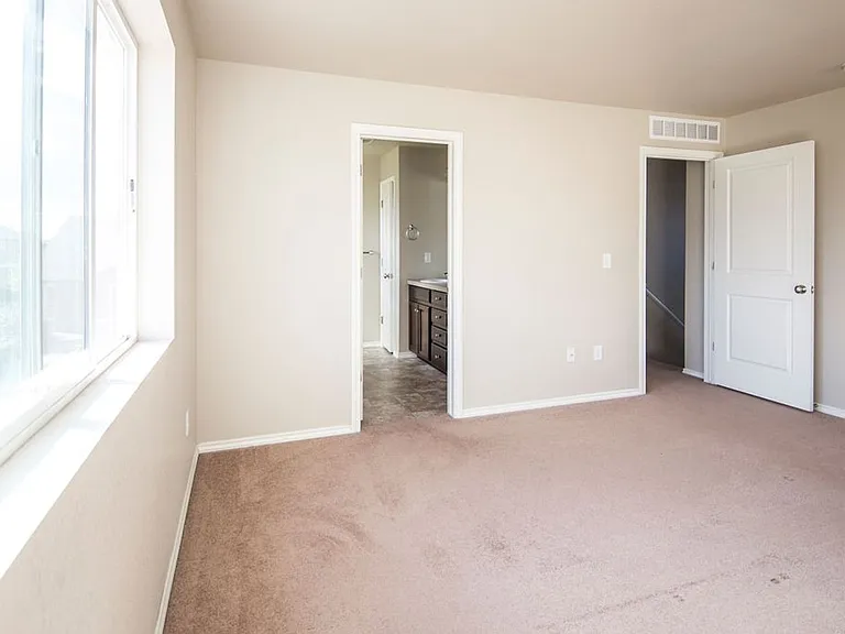 532 Walhalla Ct — Photo 19