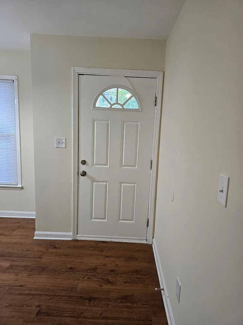 1225 Oakplace Drive — Photo 2