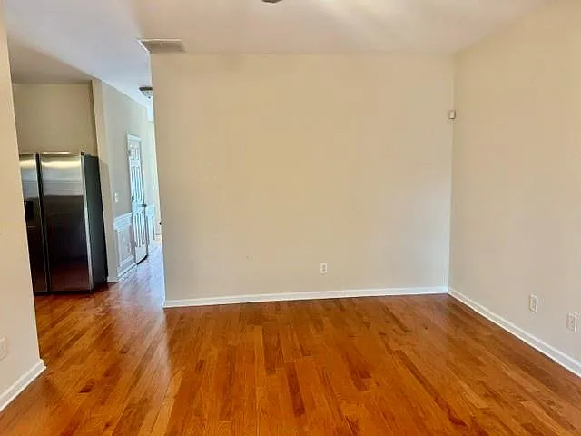 4339 Barcelona Trce — Photo 6