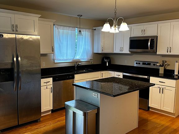 3rd image of 123 Whalehead Road
