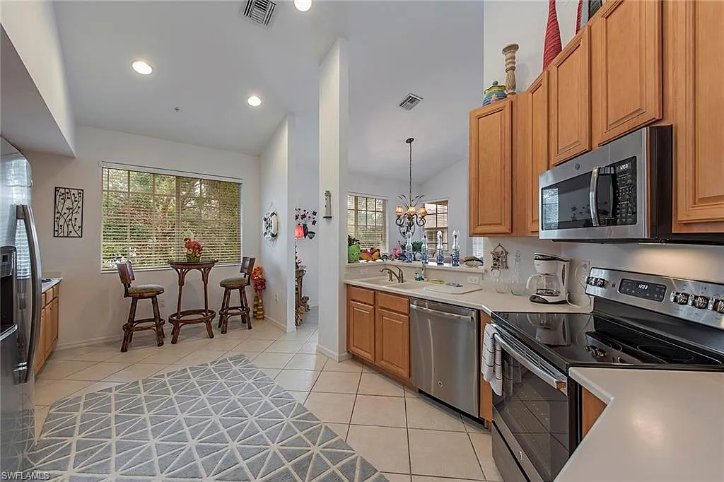 3 bed, 2.5 bath, 1887 sqft, $7,500 — Photo 4
