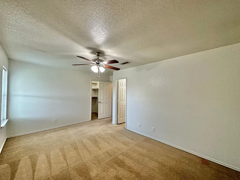 3900 Bolivar Dr — Photo 11