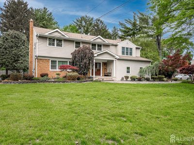 8 Renee Ct, Edison, NJ, 08820