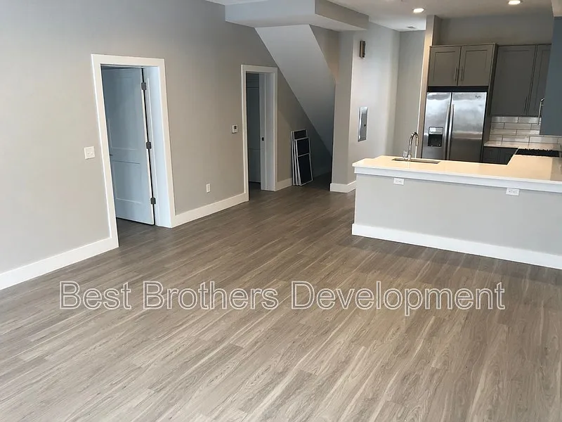 2 bed, 2.0 bath, 1275 sqft, $1,950 — Photo 3