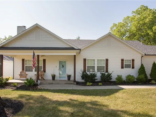 8505 W 80th St, Overland Park, KS 66204