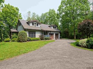 1040 Green Corners Rd W, Amsterdam, NY 12010