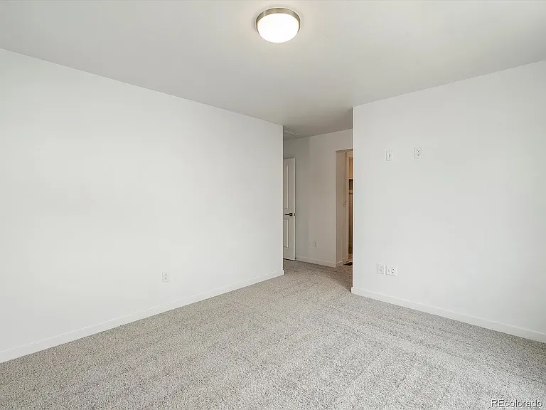 2046 S Holly St #1 — Photo 26