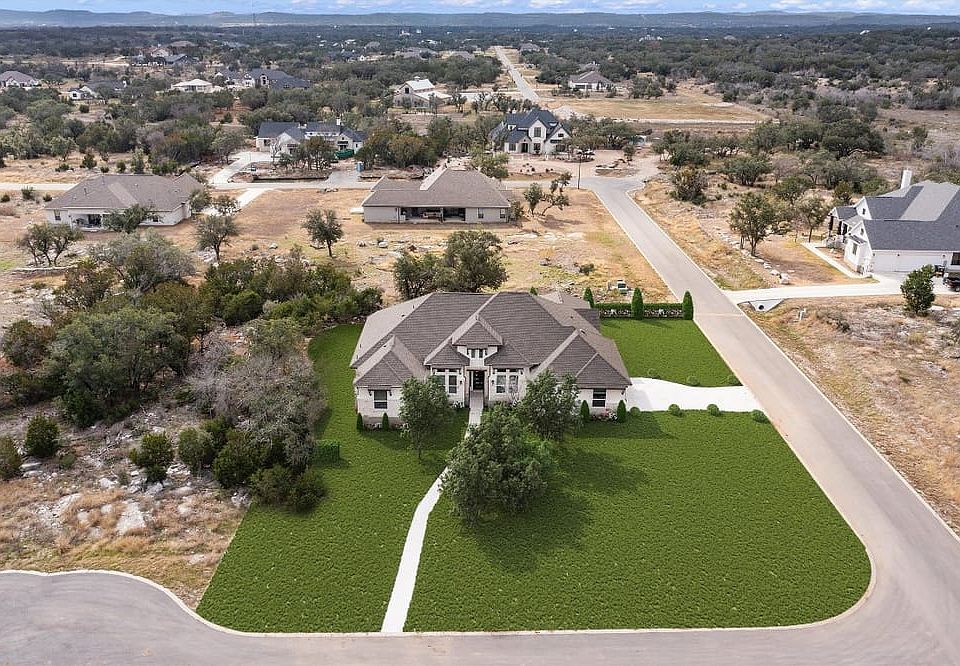 1st image of 101 Woodstock Cir