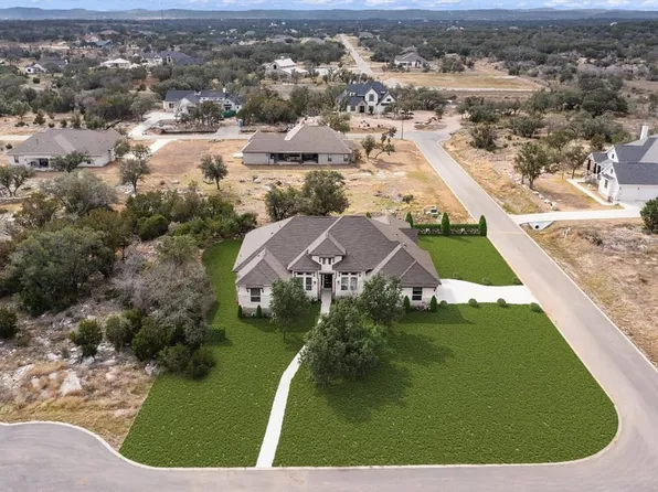 101 Woodstock Cir, Spicewood, TX 78669