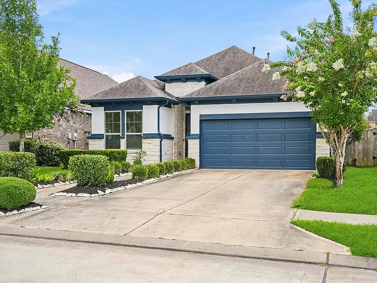 10906 Perennial Mist Dr — Photo 2