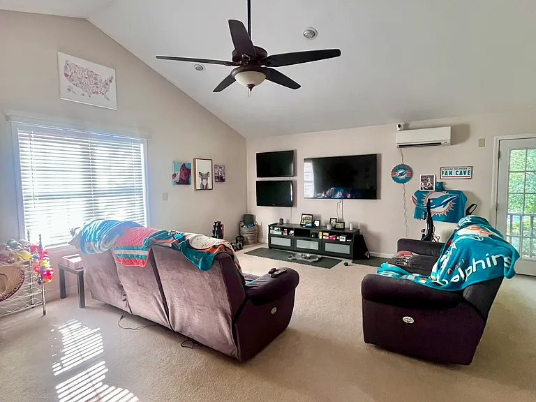 1630 Bear Mountain Rd — Photo 8