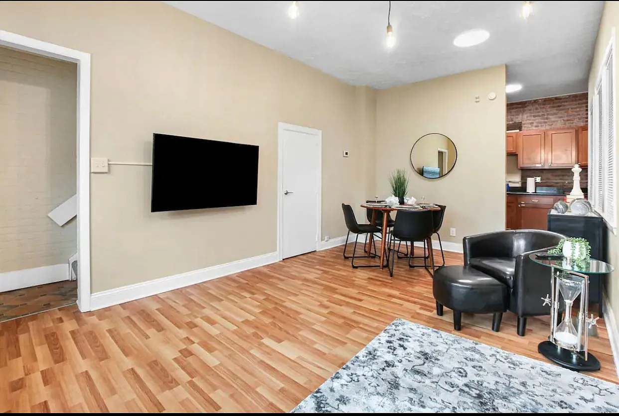 2 bed, 1150 sqft, $1,850 — Photo 3