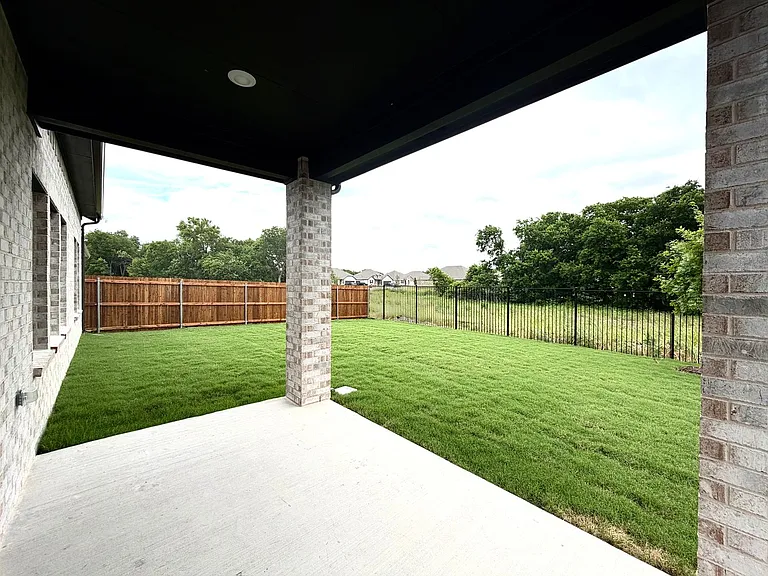 6305 Timberhurst Dr — Photo 2