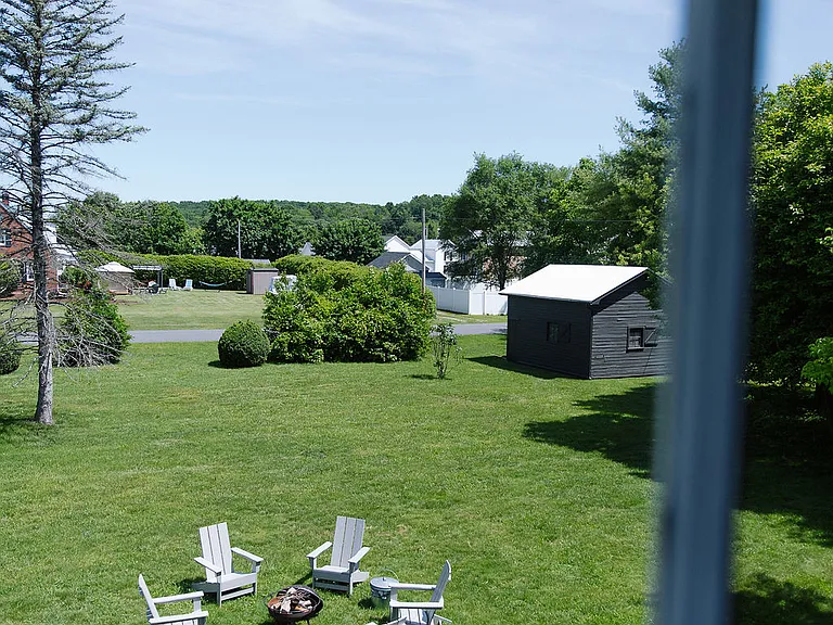 210 Lee Ave — Photo 39