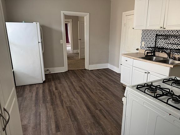 5th image of 939 Prospect Ave NE
