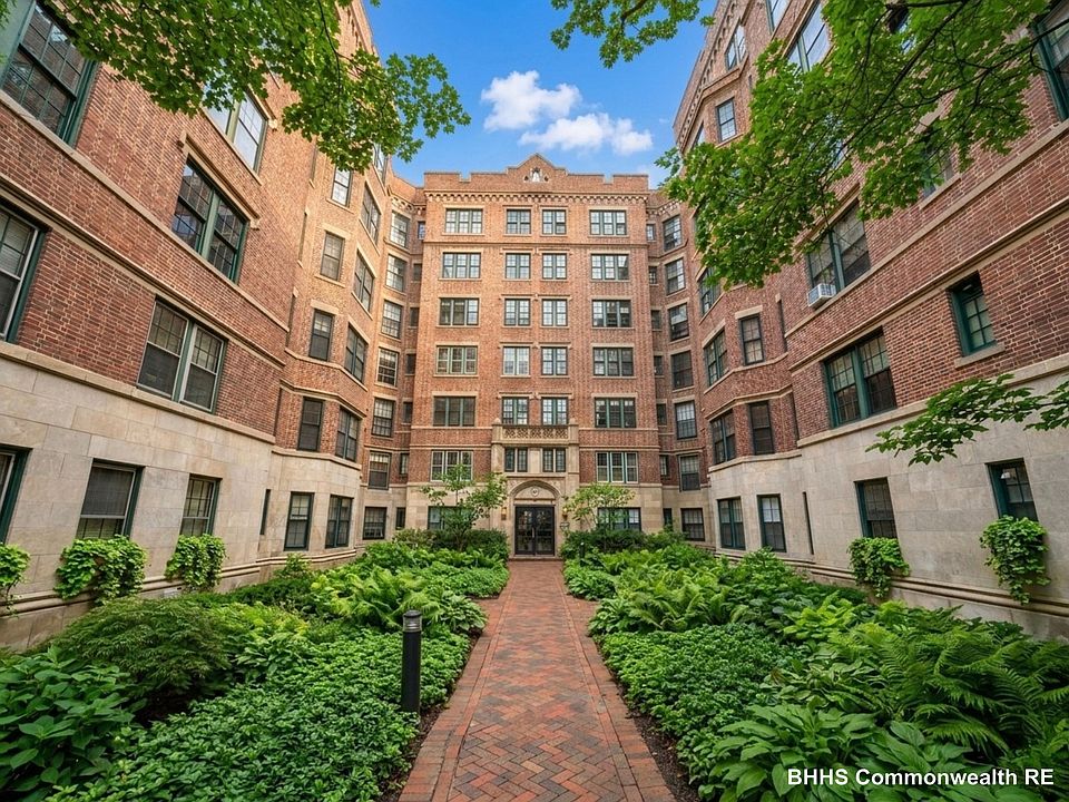 1st image of 988 Memorial Dr APT 387