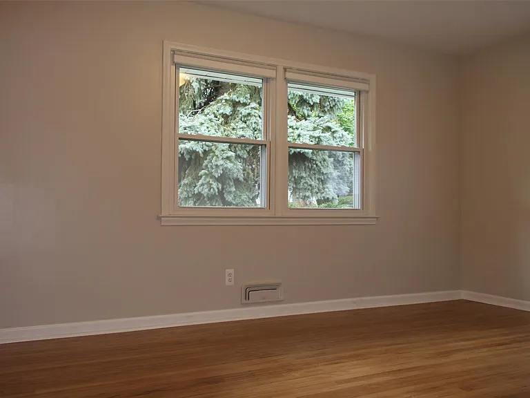 32349 Sheridan Dr — Photo 12