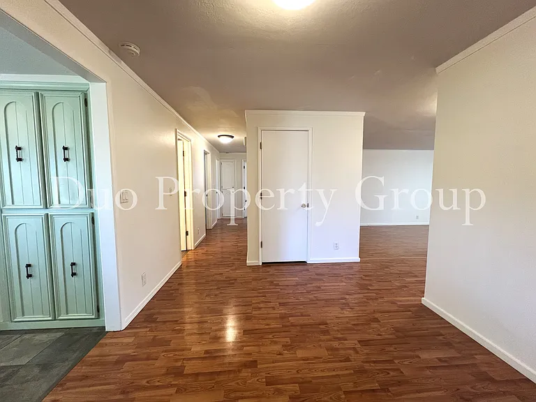 2035 Harvard Dr — Photo 11
