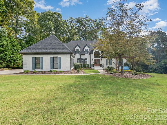3rd image of 15011 Crooked Branch Ln