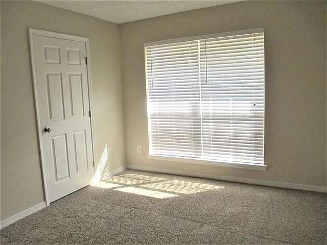 3156 Peppertree Dr — Photo 18