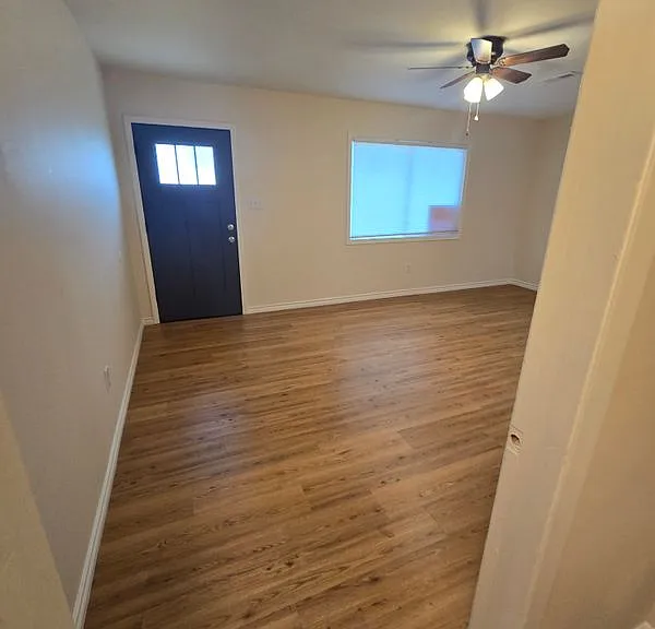 319 Elm St — Photo 2