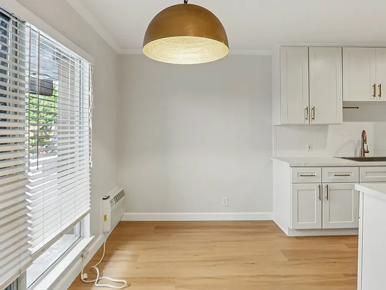 1275 Havenhurst Dr #7 — Photo 5